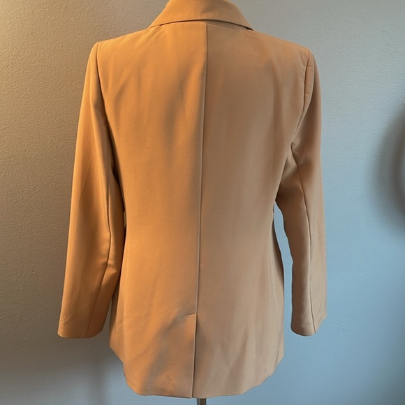 Like new! Gorgeous Long Blazer - Picture 7 of 8